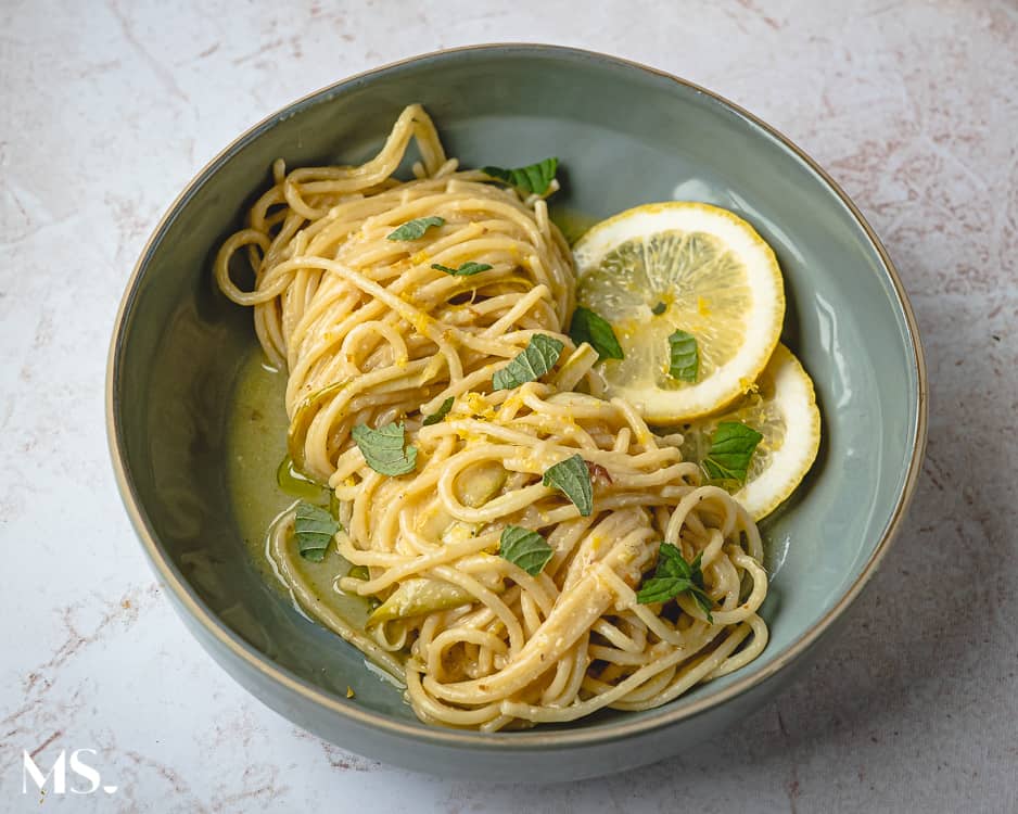 Spaghetti al limone / podstawowy przepis / ze szparagami i muszlami